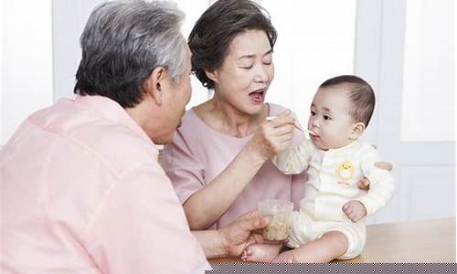 婴儿什么时候能坐起来？