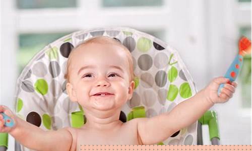 婴儿什么时候开始吃辅食？