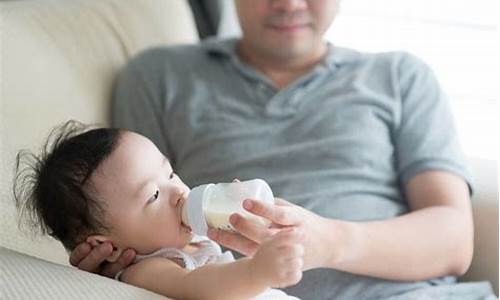 婴儿吐奶怎么办？