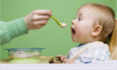 婴儿可以吃固体食物吗？