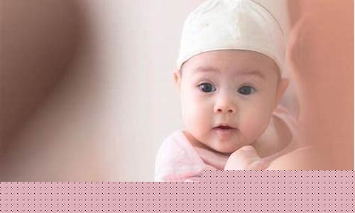 婴儿什么时候能自己坐起来？